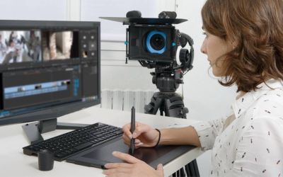 Comparing live vs pre-recorded webinars