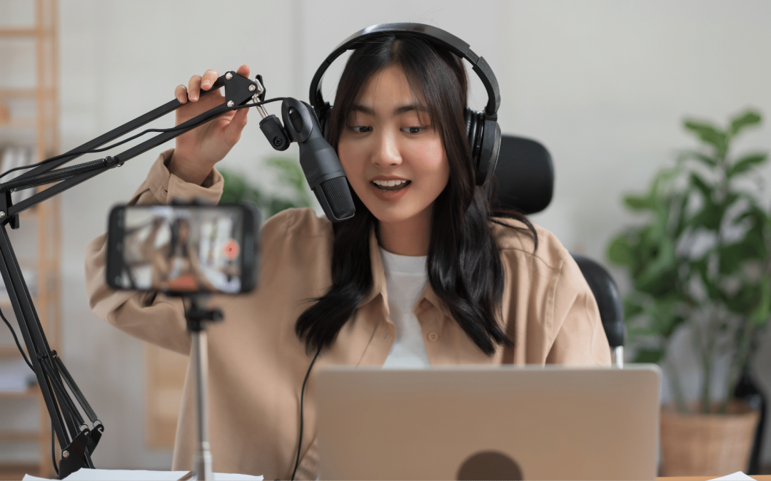 Webinar vs Podcast: How to choose the right format for your business